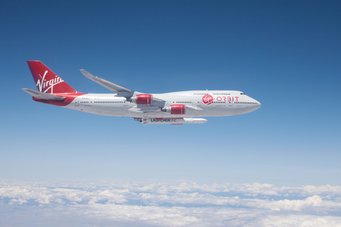 Cosmic Girl carries Virgin Orbit's LauncherOne rocket across the California sky. (Photo: Business Wire)